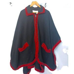 Vintage Le Moda Black & Red Knit Trim Cape With Pockets & Zip Closure